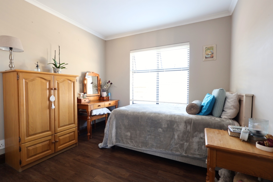 To Let 3 Bedroom Property for Rent in Protea Heights Western Cape